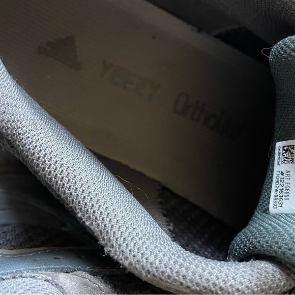 YEEZY BOOST 700 v2 ‘GEODE’ size 11 - Picture 4 of 8